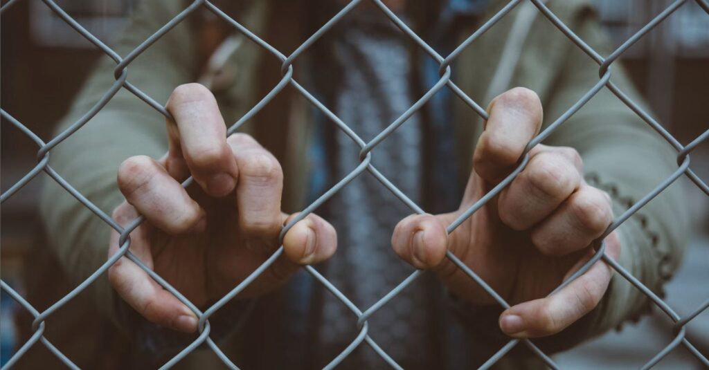 اسم نحس تسبب في سجن صاحبه ثلاث مرات - صحيفة الظهيرة
